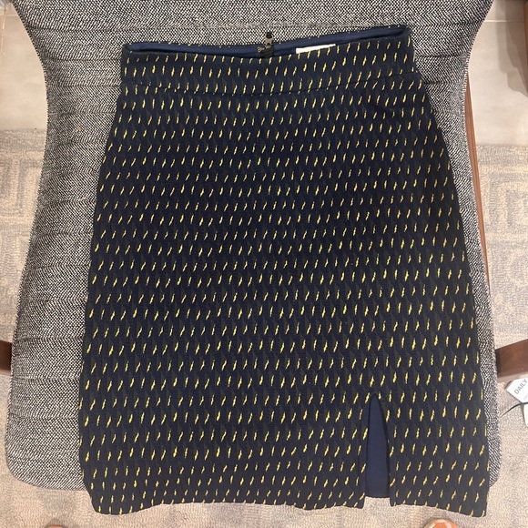 Maeve - size 4 -Navy Skirt - Picture 7 of 8